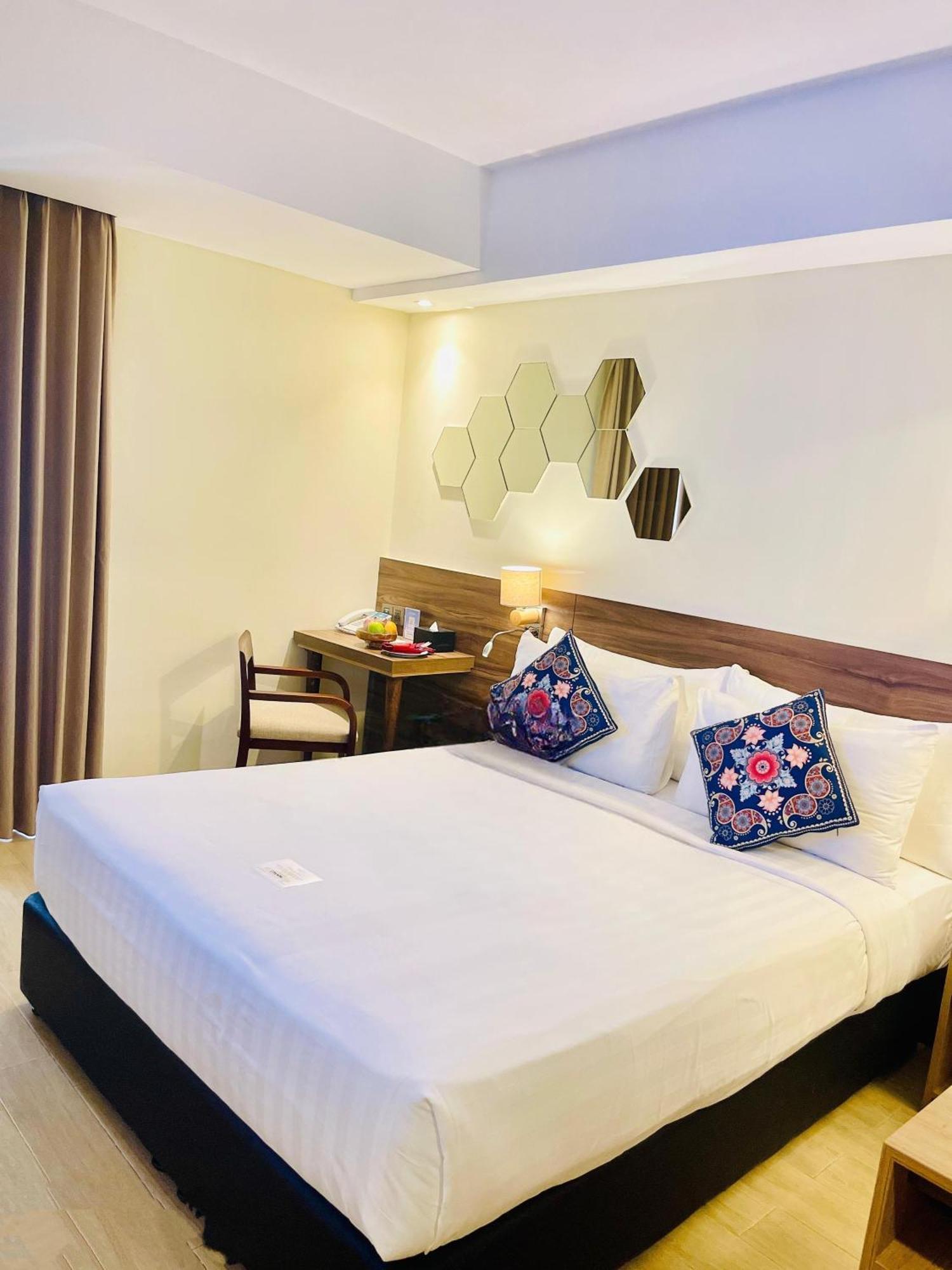 Golden Tulip Essential Tangerang Hotel Luaran gambar