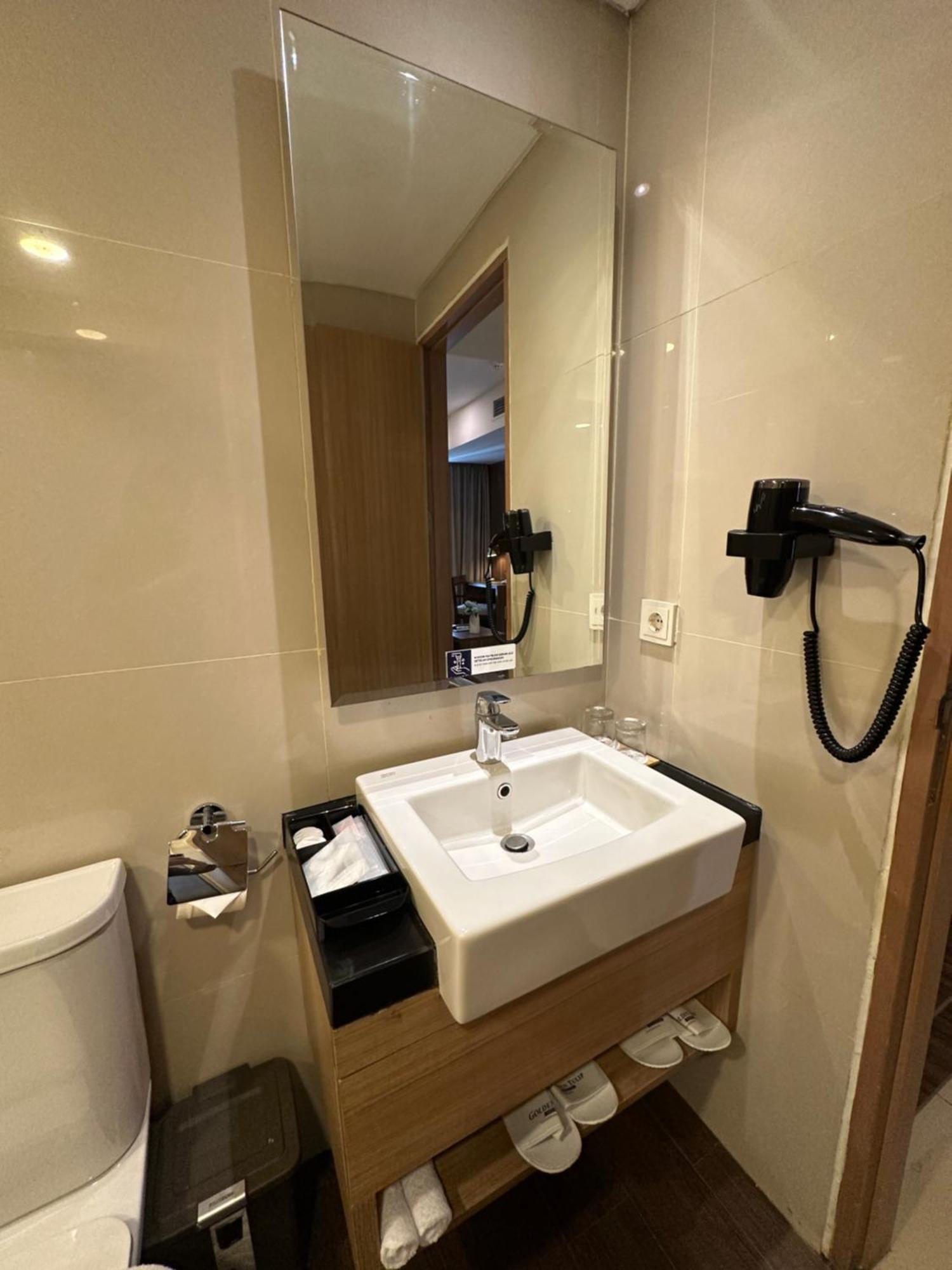 Golden Tulip Essential Tangerang Hotel Luaran gambar